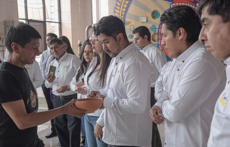 Un centenar de personas se gradúan como expertos cerveceros en Bolivia