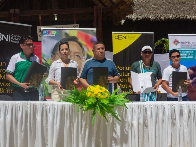 CBN entrego bebidas refrescantes, víveres e insumos médicos a comunidades de La Paz y Beni para atenuar los daños de los incendios