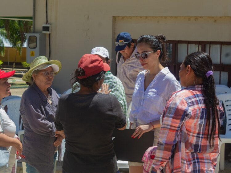 CBN entrego bebidas refrescantes, víveres e insumos médicos a comunidades de La Paz y Beni para atenuar los daños de los incendios