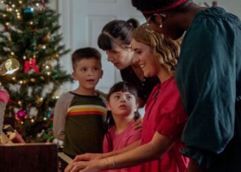 Lanzan en Bolivia campaña navideña “Ilumina El Mundo”