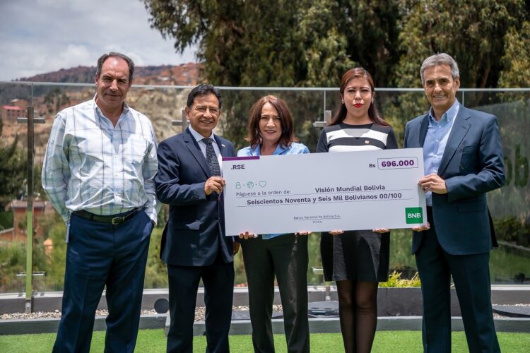 El BNB y Visión Mundial trabajan en beneficio de la infancia, proporcionando sistemas de agua segura a comunidades rurales