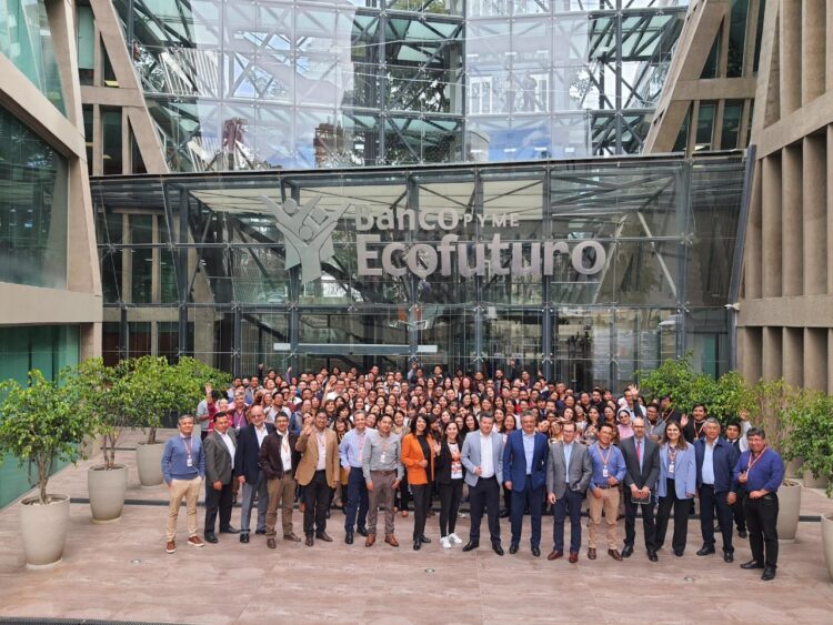 En 2023 Banco Ecofuturo construyó oportunidades otorgando créditos a más de 94 mil clientes