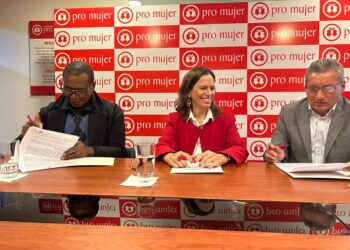 Alianza con Terminal de Buses para Prevenir Violencia, Acceso a la Salud y Capacitación de Emprendedoras