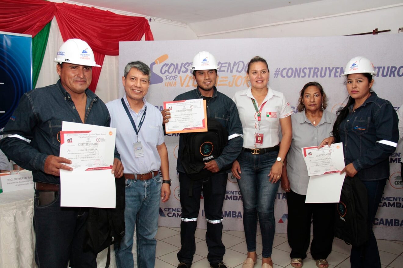 Alianza institucional de CRE permite capacitar a constructores civiles en Montero