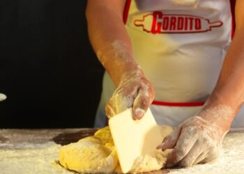 La salteña, obra de artesanos que es tradición en el Día del Padre