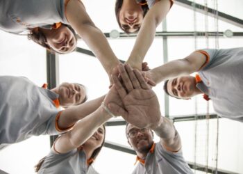 Ecofuturo promueve prácticas en gestión de diversidad generacional