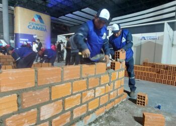 Albañiles y universitarios compitieron para llevarse el gran premio de Cemento Camba en la Ficad 2024