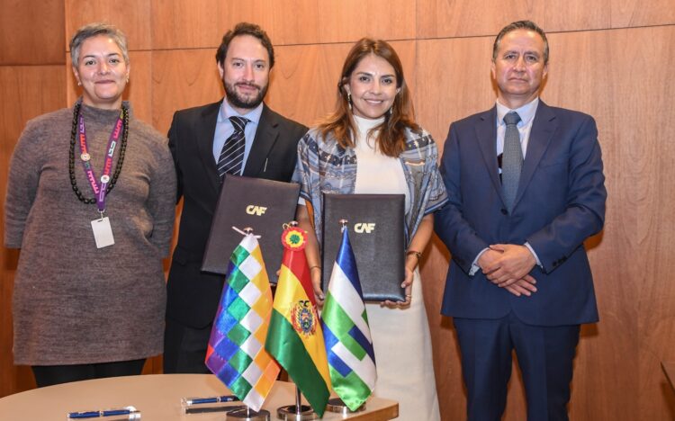 CAF y FLADES firman acuerdo para promover el desarrollo sostenible y la inclusión cultural en Bolivia