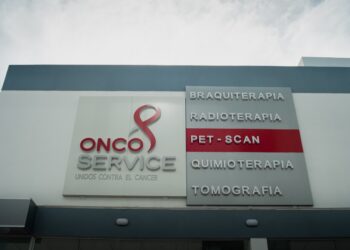 Oncoservice y la Cámara Nacional de Industrias suscriben convenio que beneficiará a dependientes de las empresas afiliadas.