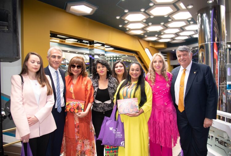 Liderazgo Nacional Femenino Empresarial y Emprendedor en el Encuentro de 2500 Mujeres Empresarias y Emprendedoras en El Alto