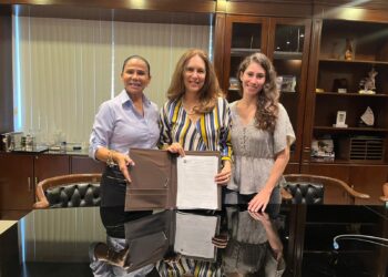 Nacional Seguros renueva alianza en beneficio de los estudiantes del sistema universitario Salesiano