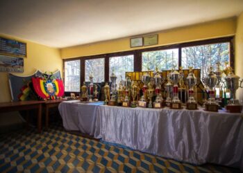Senado otorga reconocimiento al Colegio Nacional Mixto “Vicente Donoso Torrez” por su 50° aniversario