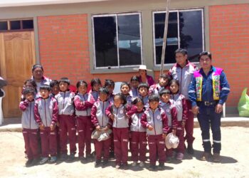 Responsabilidad Social Empresarial: ENDE Entregó Obras Civiles y Dono Equipamiento a 30 Comunidades y 15 Unidades Educativas a Nivel Nacional