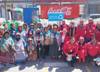 En el mes del reciclaje, Fundación Coca-Cola de Bolivia prepara intercambio de botellas plásticas por retornables