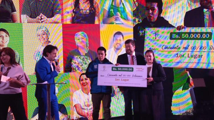 Guajojo Rellenos gana el «Emprende Ideas»  de la Fundación Doria Medina