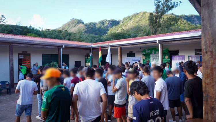 Itacamba apoya la reinserción de jóvenes de Cenvicruz a través de la formación en albañilería