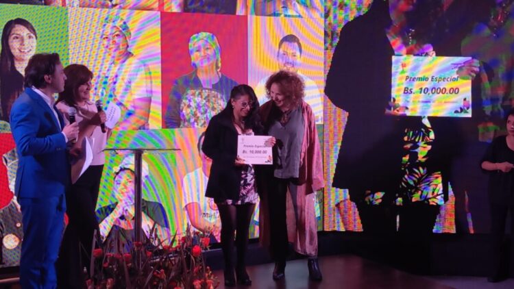 Guajojo Rellenos gana el «Emprende Ideas»  de la Fundación Doria Medina