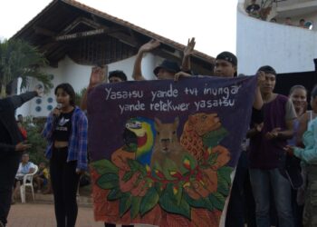 Jóvenes lideran Caravana Artística en Urubichá para concientizar sobre el Medio Ambiente