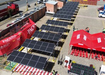 CBN refuerza su compromiso ambiental inaugurando un parqueo de paneles solares en su Centro de Distribución El Alto