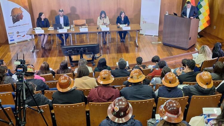 Viceministra Cruz será parte de la construcción de la Política Pública Minera con enfoque de género