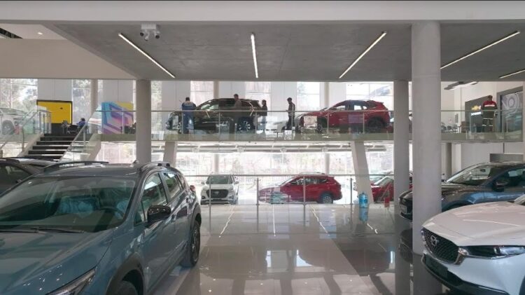 Imcruz celebra 40 años estrenando el primer showroom vertical y sostenible del país