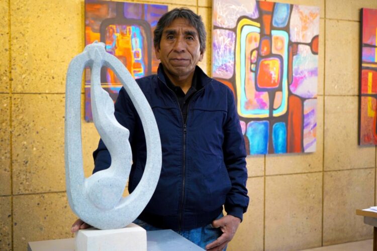 Las expresiones creativas de artistas, escritores y emprendedores paceños brillan en el Espacio Cultural MIC de BancoSol La Paz