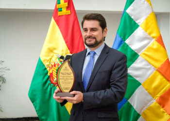 EMBOL recibe reconocimiento en la Asamblea Legislativa por su excelencia institucional y contribución al desarrollo de Bolivia