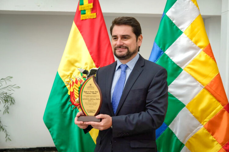 EMBOL recibe reconocimiento en la Asamblea Legislativa por su excelencia institucional y contribución al desarrollo de Bolivia