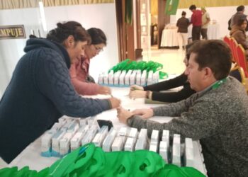 Más de 200 mujeres emprendedoras de El Alto se benefician del Taller «Atrévete a emprender»