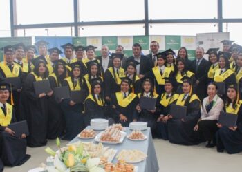 Se gradúa en Santa Cruz la 3° Promoción del Programa “Becas” de la Fundación Mercantil Santa Cruz – “Puedes Creer”