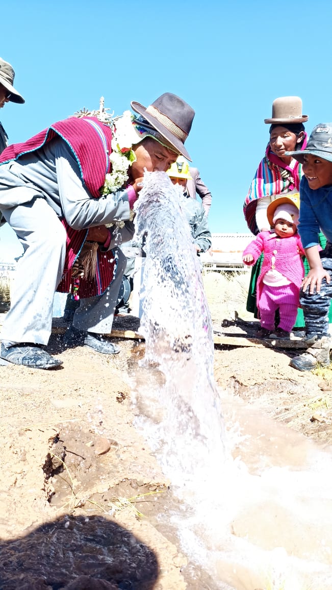 Gobierno garantiza el acceso al agua a productores del departamento de La Paz y Potosí