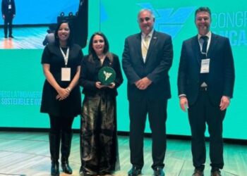 BancoSol recibió premio «+Futuro» por programa de Compensación Forestal