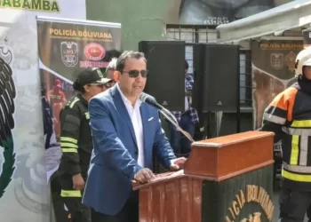 Se entregan insumos y equipos para bomberos valuados en más de 14 millones de bolivianos
