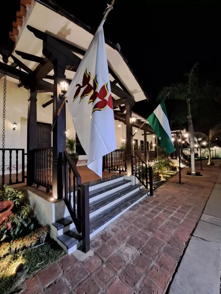 Concejo Municipal otorga el Mérito Municipal a CRE por su fachada que revaloriza la arquitectura cruceña