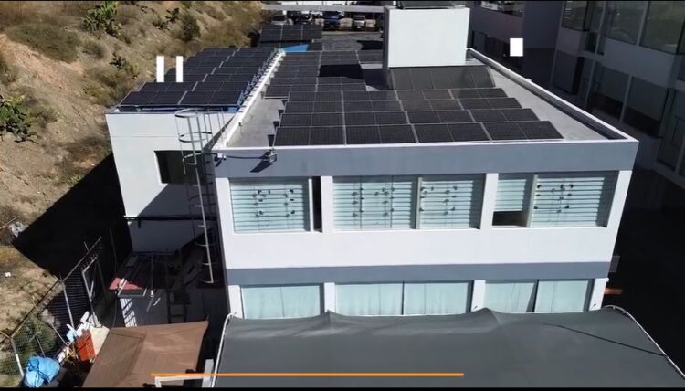 Oncoservice Bolivia instala un sistema fotovoltaico en su sede de La Paz!