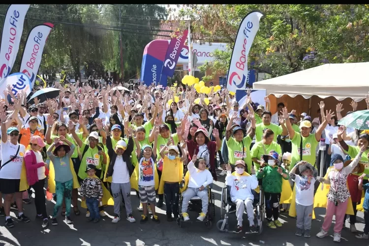 “Caminando por la Vida” a favor de niños con cáncer congregó a más de 2.500 personas en Santa Cruz