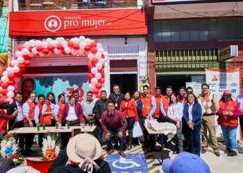 Pro Mujer ofrece licencias extendidas por maternidad, paternidad y adopción