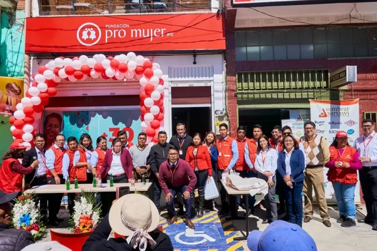 Pro Mujer ofrece licencias extendidas por maternidad, paternidad y adopción