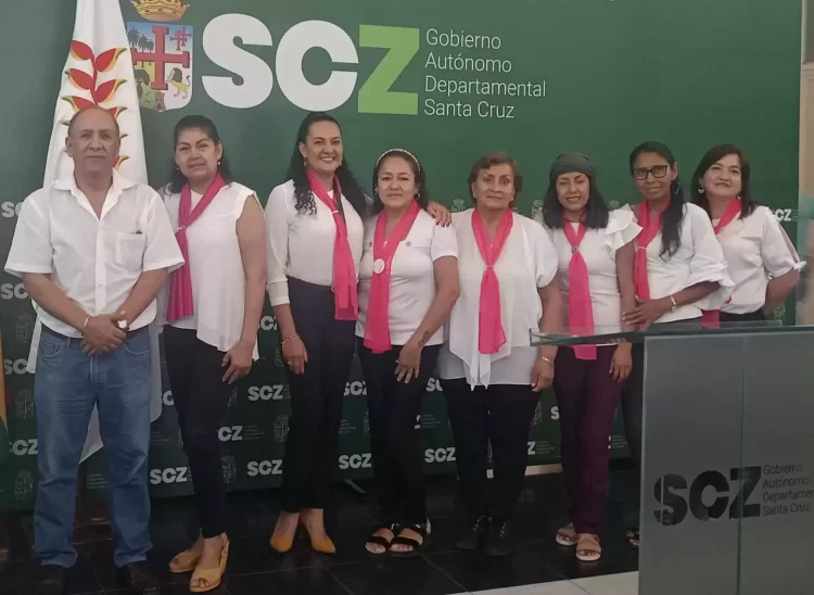 Entregan un reconocimiento al Gobernador de Santa Cruz por haber retomado el proyecto de construcción del Oncológico