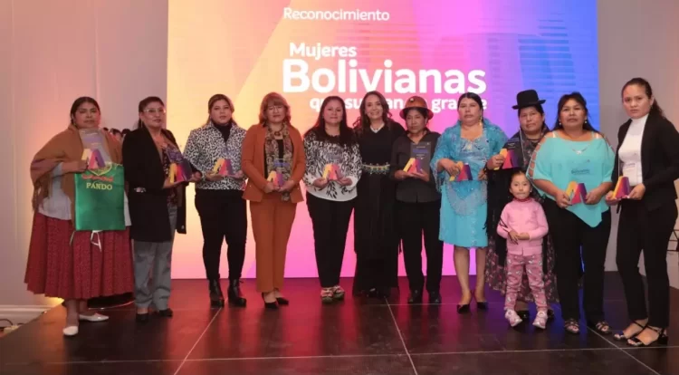 Diez emprendedoras que sueñan en grande son reconocidas por BancoSol