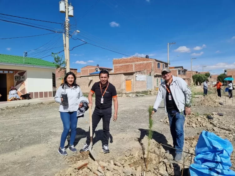 Ecofuturo promueve sus campañas de Forestación y Ecolimpieza en Oruro