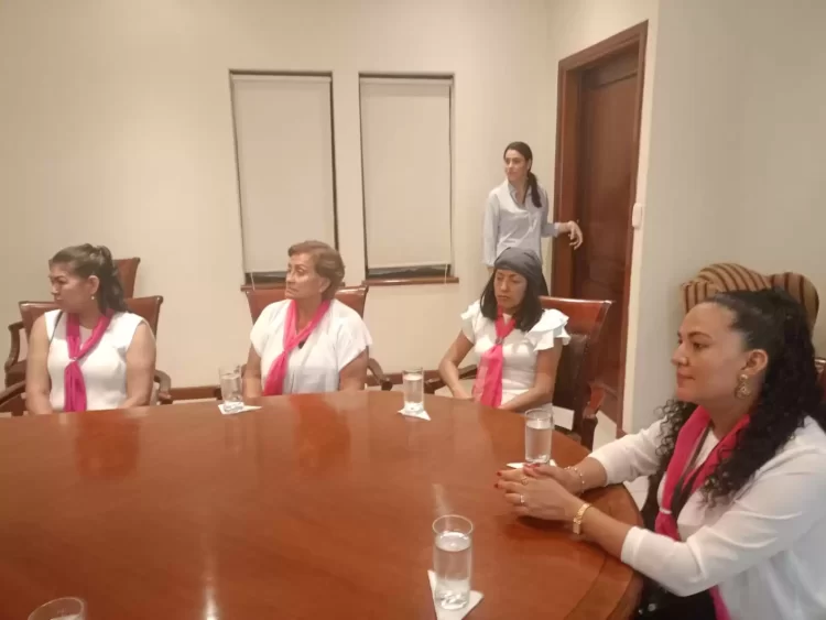 Entregan un reconocimiento al Gobernador de Santa Cruz por haber retomado el proyecto de construcción del Oncológico