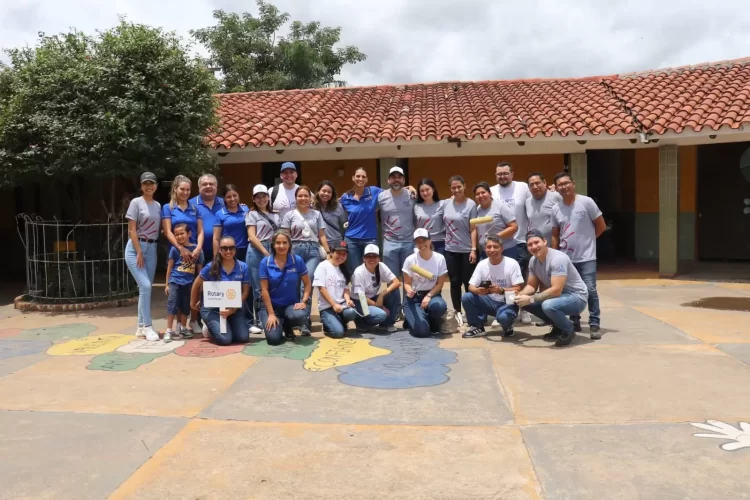 Itacamba y sus colaboradores llevan solidaridad al Hogar «Don Bosco» La campaña “De Corazón a Corazón” es un ejemplo del espíritu solidario que caracteriza al programa de voluntariado «Manos a la Obra» de Itacamba