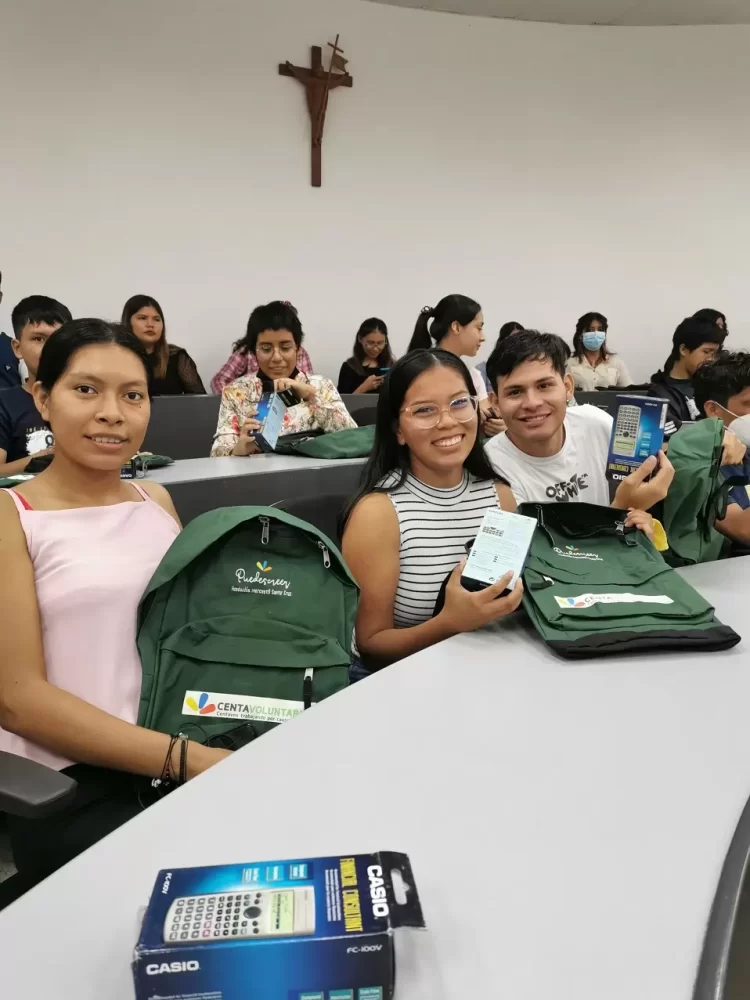 La Fundación BMSC a través de su “Programa Becas” benefició a 19 generaciones de jóvenes