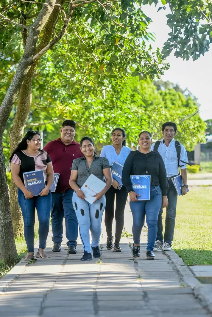 La Fundación BMSC a través de su “Programa Becas” benefició a 19 generaciones de jóvenes