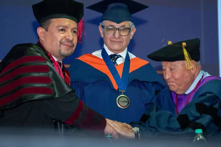UPB posesiona a Oscar Molina Tejerina como su nuevo rector