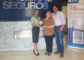 Nacional Seguros recibe premio “FUJEBO 2025” por su aporte a la lucha contra la delincuencia