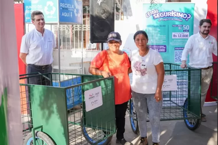 Recicladores de ocho ciudades reciben equipamiento para mejorar sus condiciones de trabajo y seguridad