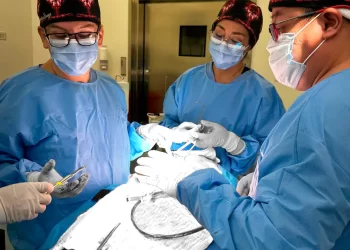 Clínica de Las Américas coloca la primera prótesis mandibular 3D en Bolivia