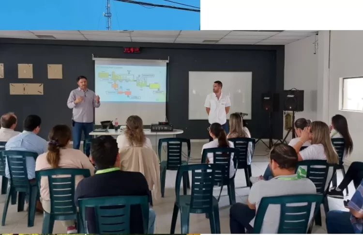 Colaboradores de Industrias de Aceites S.A. visitan la Planta de Producción